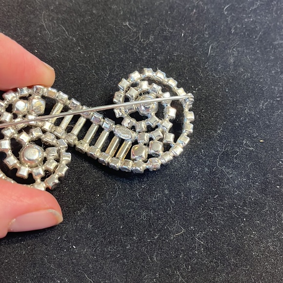 Vintage Kramer of New York Rhinestone Brooch - Picture 3 of 4